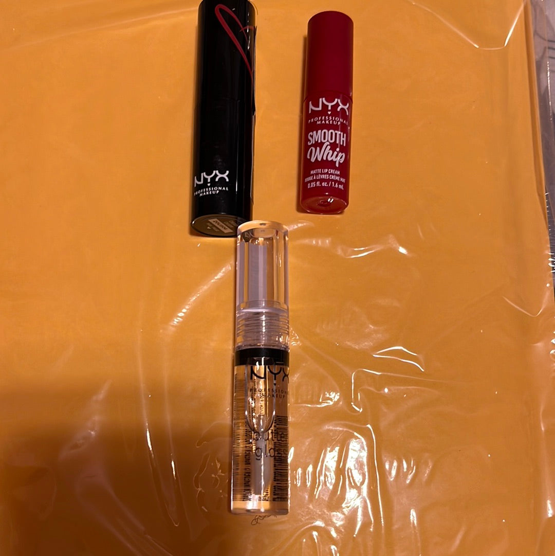 NYX butter gloss, Smoothie WIP, Professional makeup