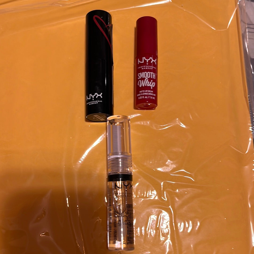 NYX butter gloss, Smoothie WIP, Professional makeup